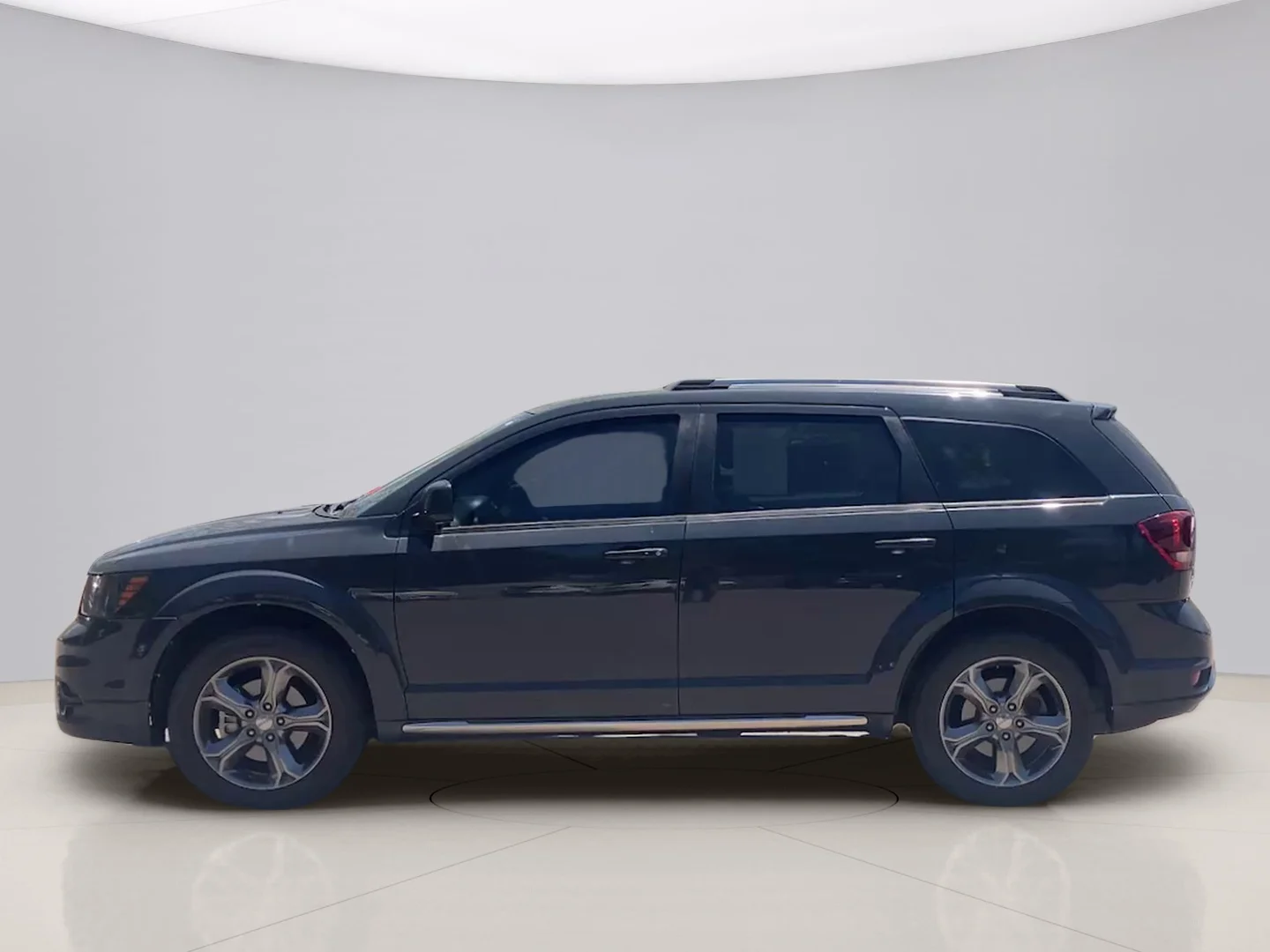 Used 2017 Gray Dodge CROSSROADS image 2