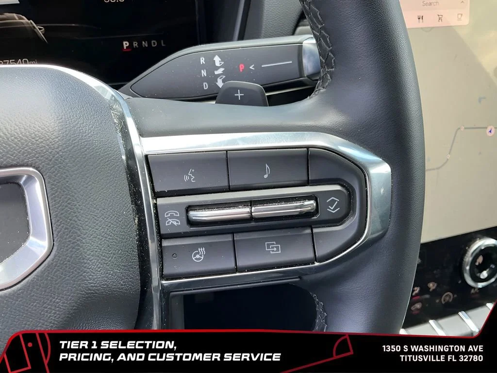 Used 2025 Summit White GMC Elevation image 20