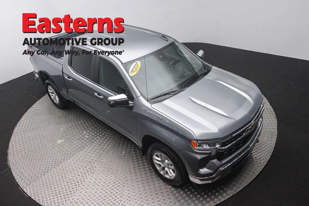 Used 2023 Gray Chevrolet LT image 3