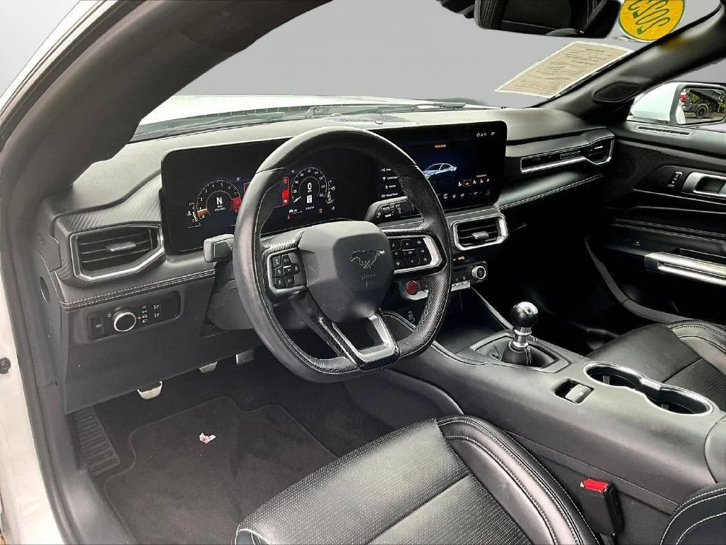 Used 2025 Oxford White Ford GT Premium image 19