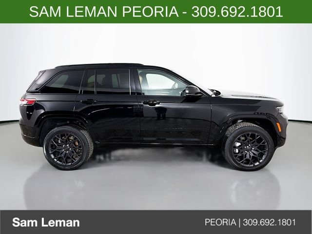 New 2025 Diamond Black Crystal Pearl-Coat Exterior Paint Jeep Summit image 8
