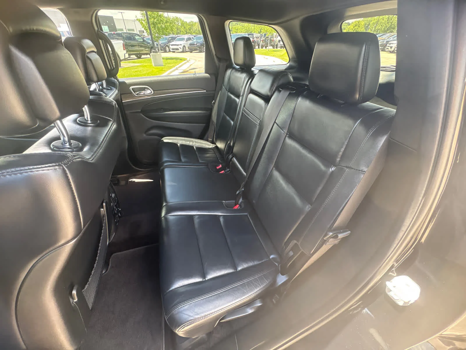Used 2018 Diamond Black Crystal Pearlcoat Jeep Limited image 13