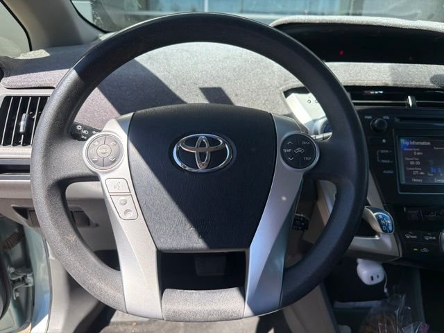 2013 Toyota Prius v Three - Photo 7