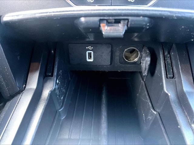Used 2018 Gray Ford XLT image 27