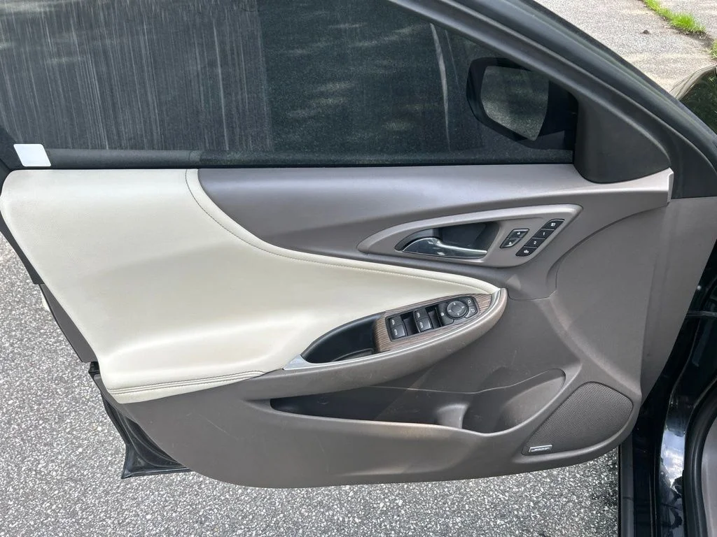 Used 2020 Black Chevrolet Premier image 14
