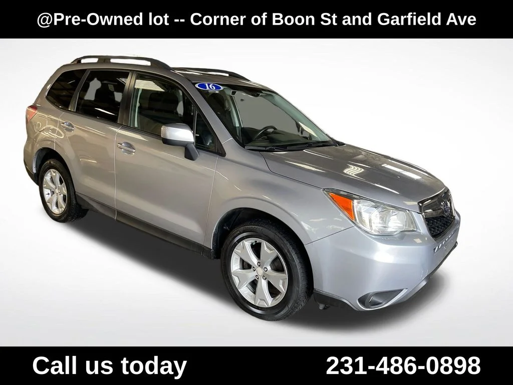Used 2016 Silver Subaru 2.5i Premium image 7