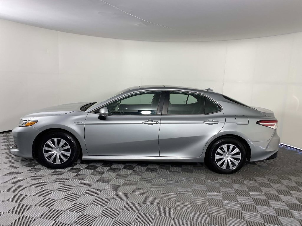Used 2020 Silver Toyota LE image 5
