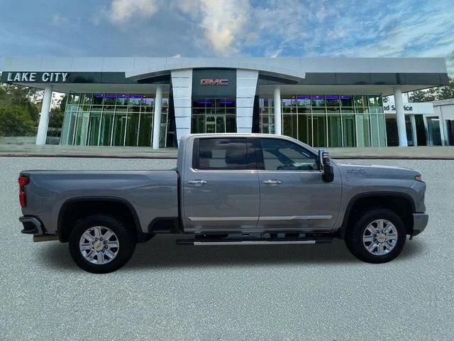 Used 2024 Gray Chevrolet High Country image 2