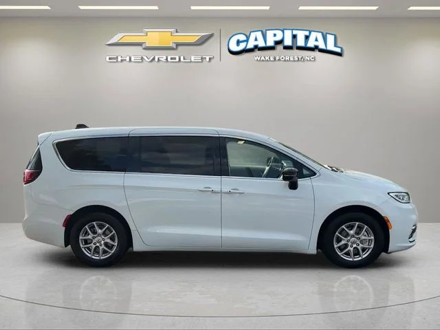 Used 2024 White Chrysler Touring L image 6