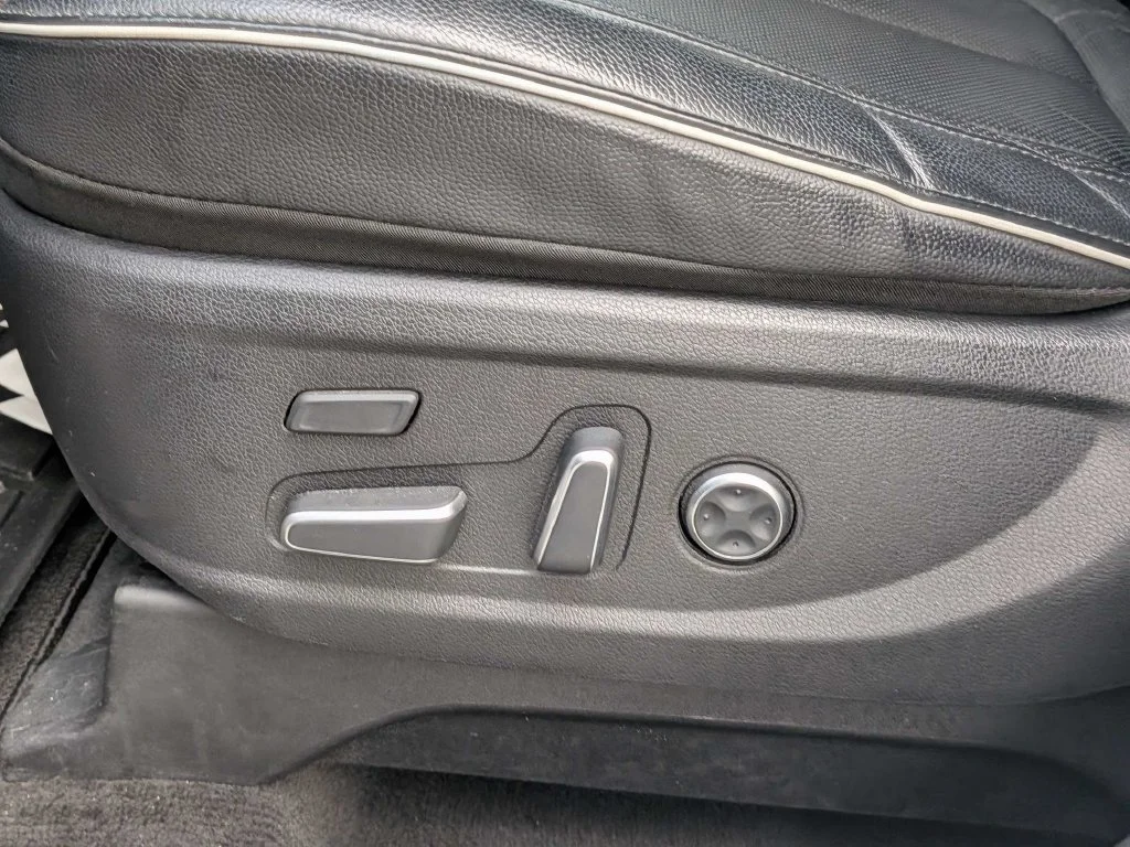 Used 2024 White Hyundai Limited image 19