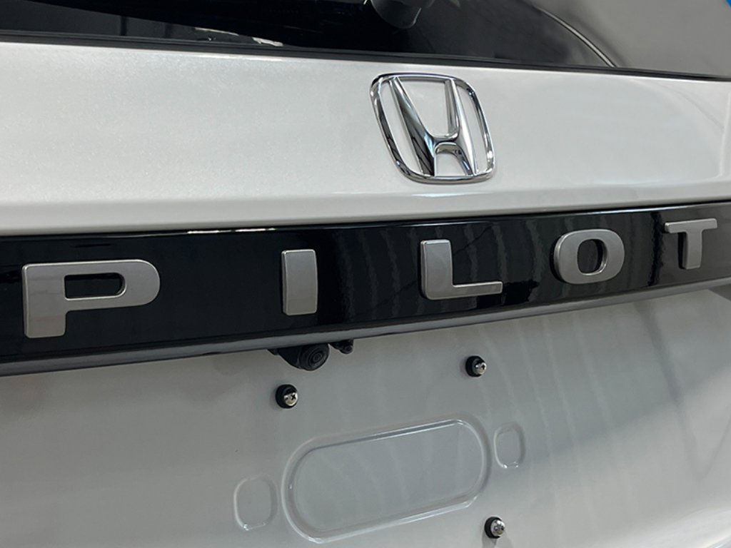 New 2026 Platinum White Pearl Honda Elite image 9