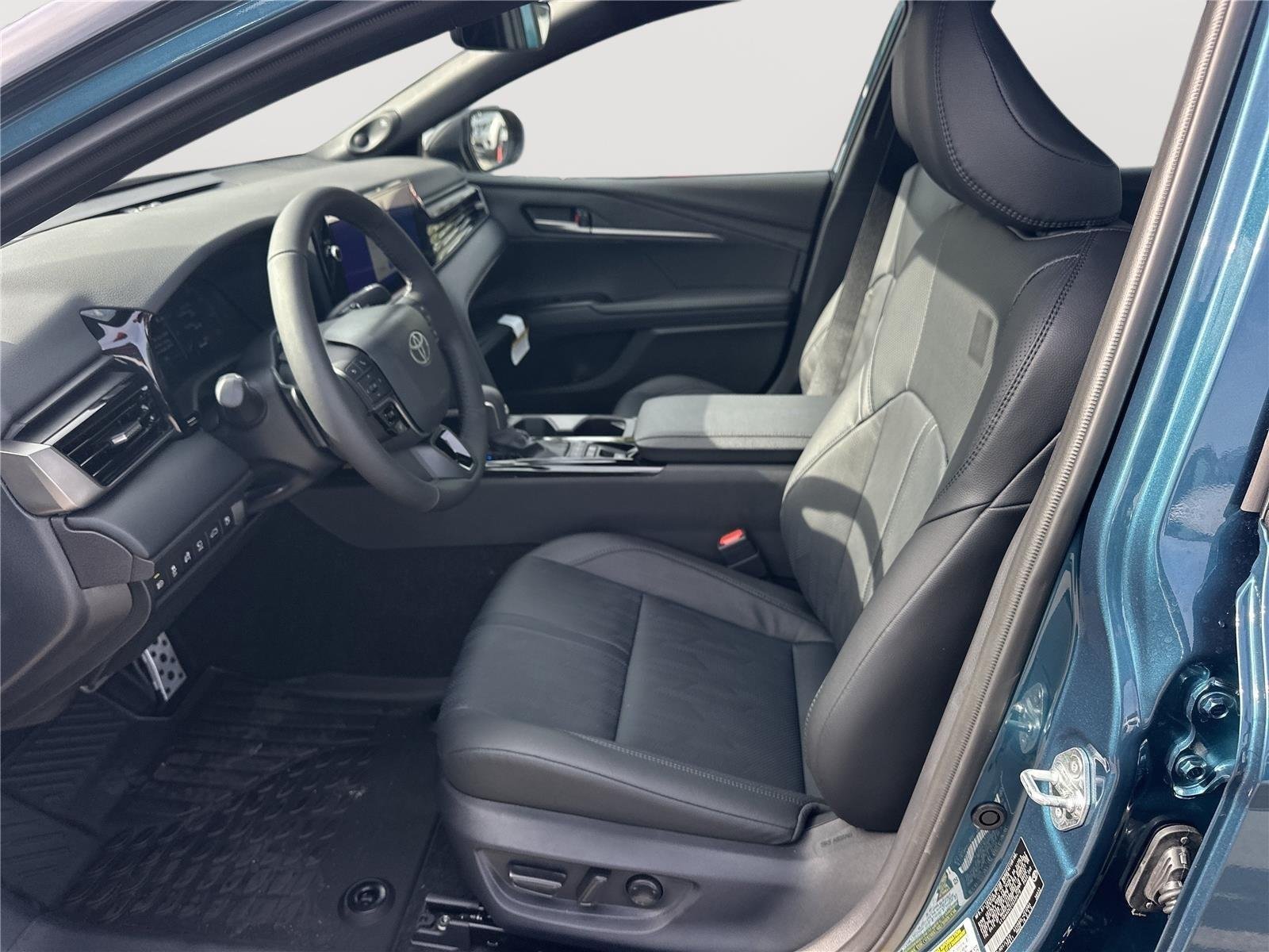 New 2026 Ocean Gem with Midnight Black Metallic roof <sup>1</sup> Toyota  XSE image 7
