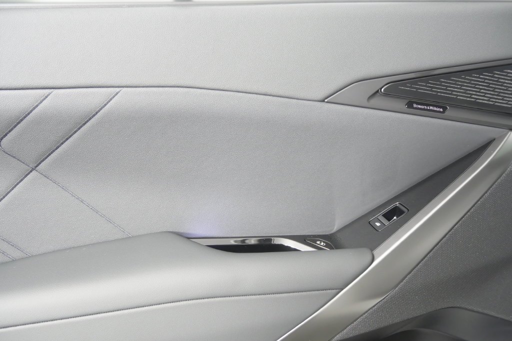 New 2027 Alpine White BMW  image 15