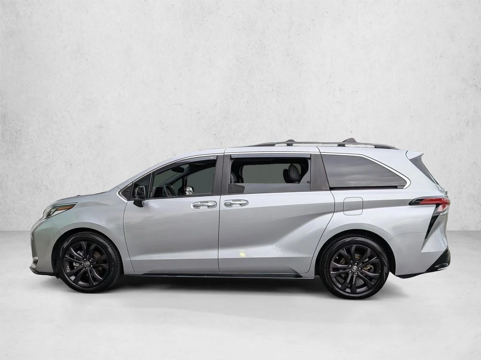 Used 2022 Celestial Silver Metallic Toyota XSE image 9
