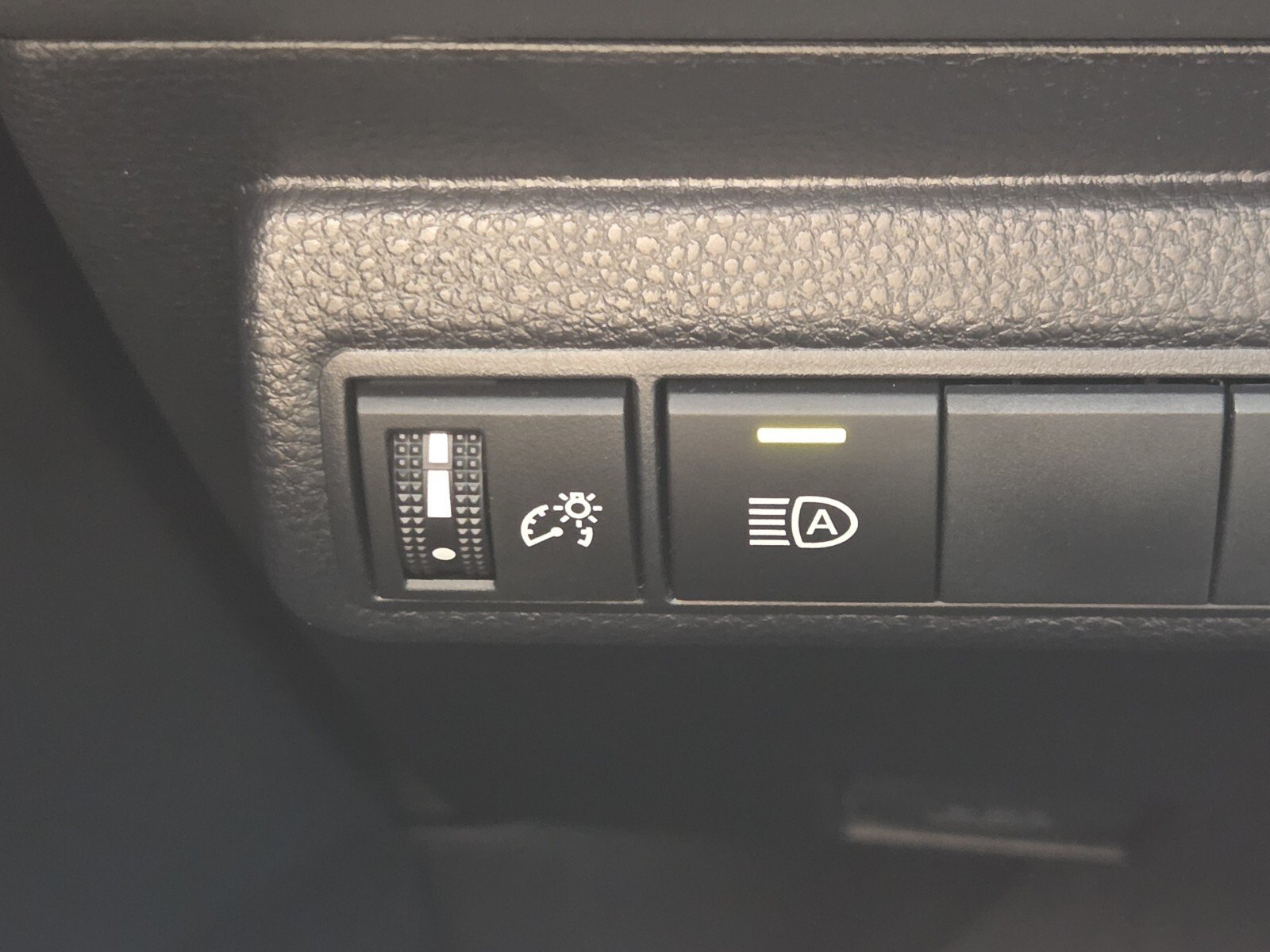 Used 2025 Magnetic Gray Metallic Toyota XSE image 20