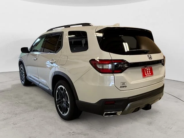 New 2026 White Honda Touring image 3