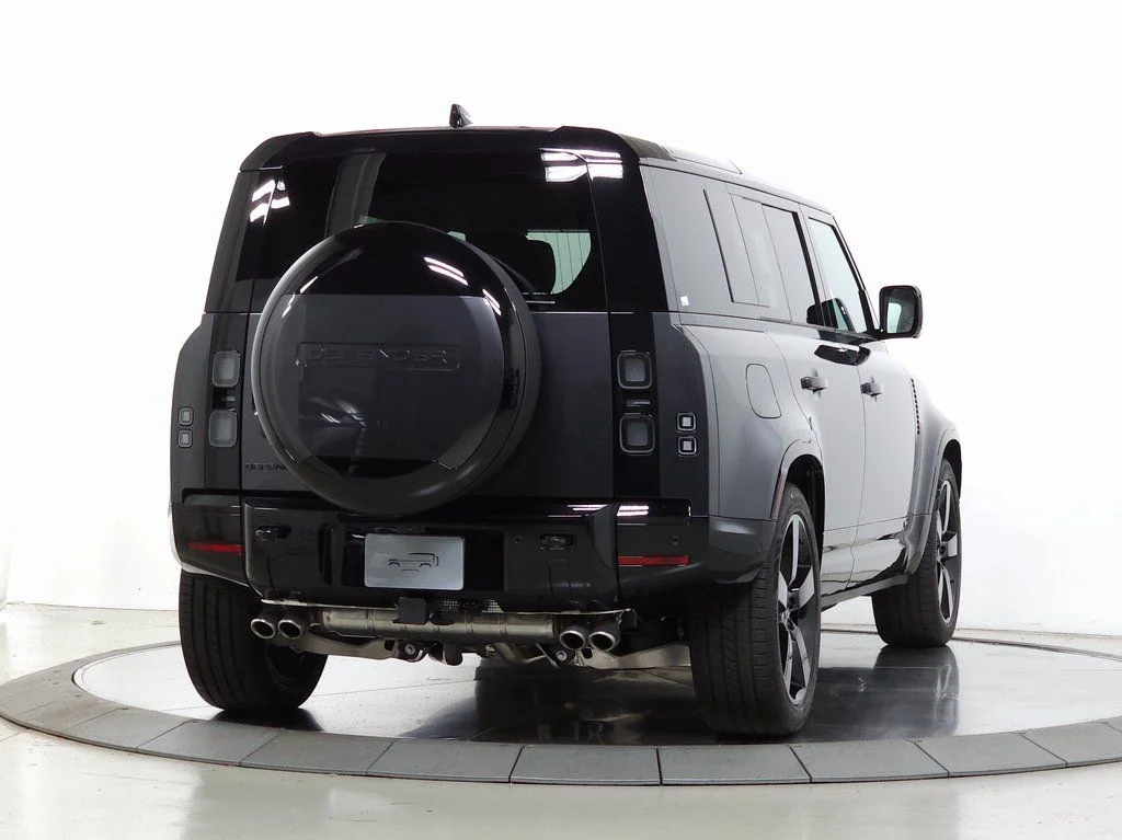 Certified Used 2026 Carpathian Grey Premium Metallic Land Rover V8 image 6