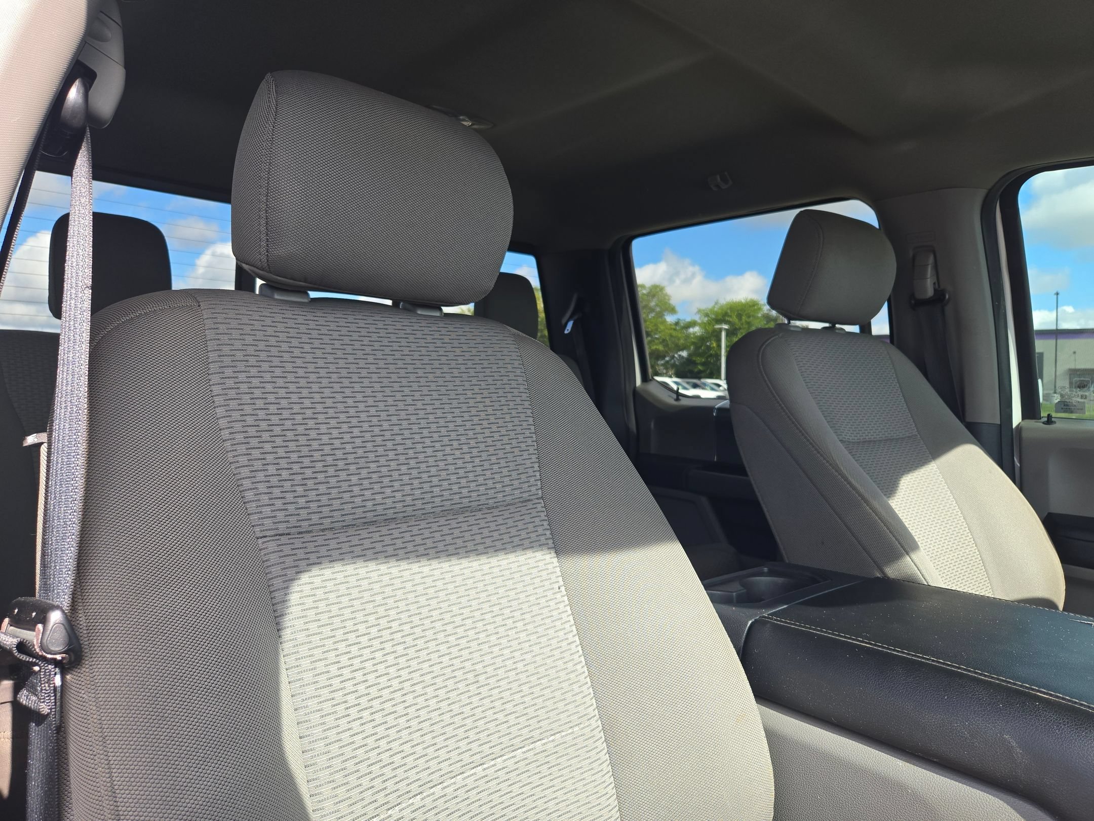 Used 2020 White Ford XLT image 30