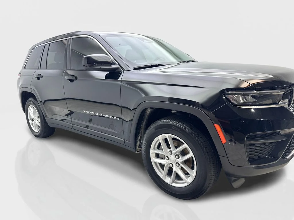 Used 2024 Black Jeep Laredo image 12