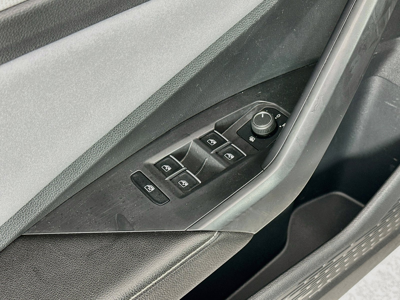 2025 Volkswagen Jetta SE - Photo 25