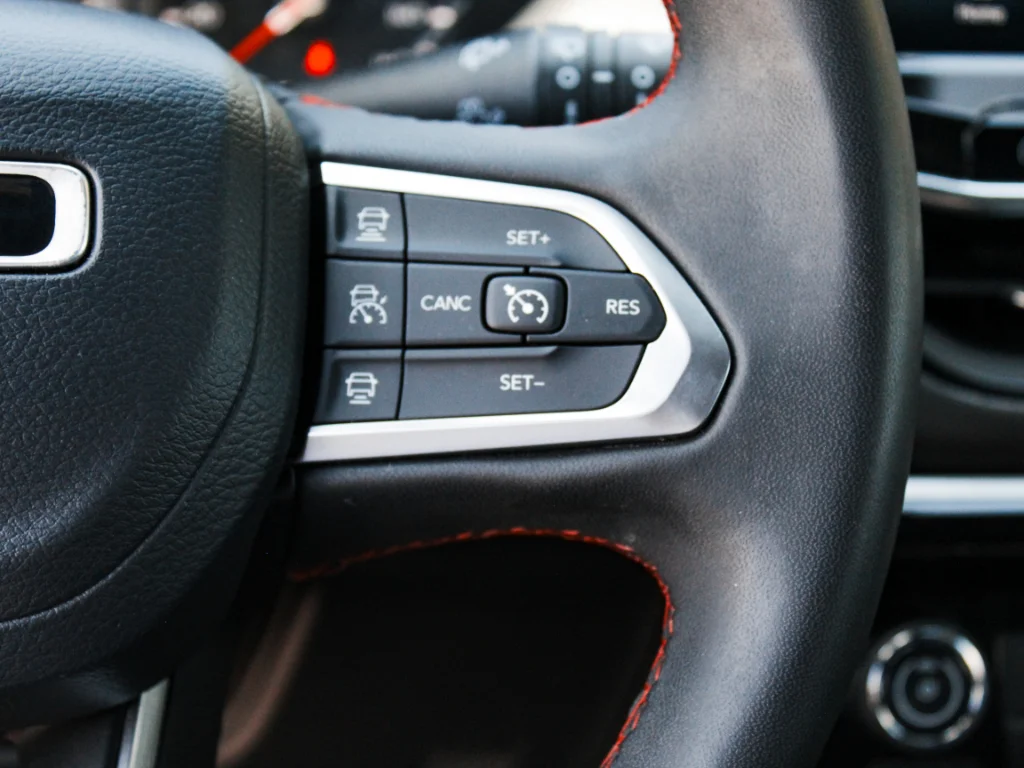 Used 2024  Jeep Trailhawk image 13
