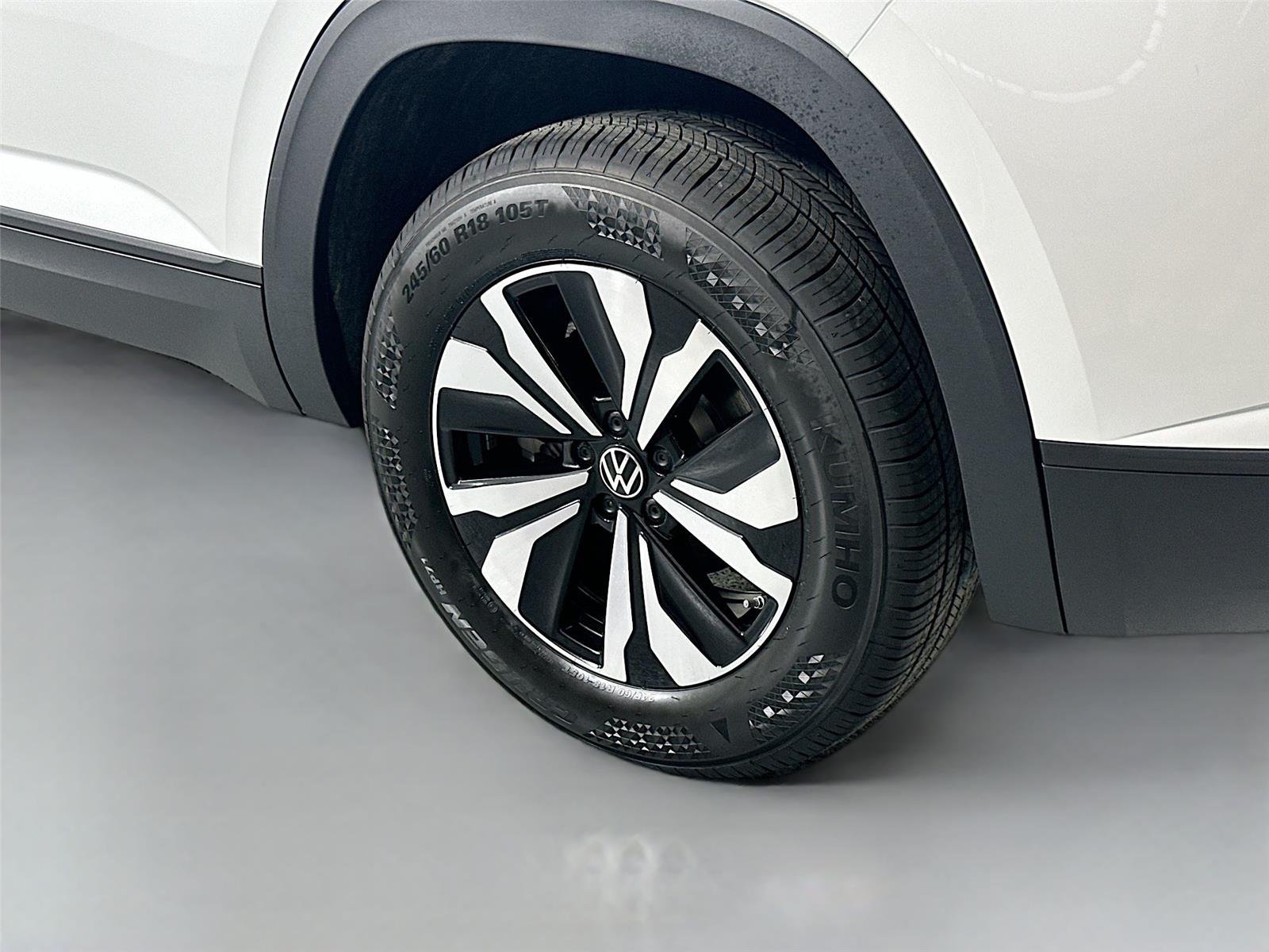 New 2026 Opal White Pearl Volkswagen 2.0T SE image 8