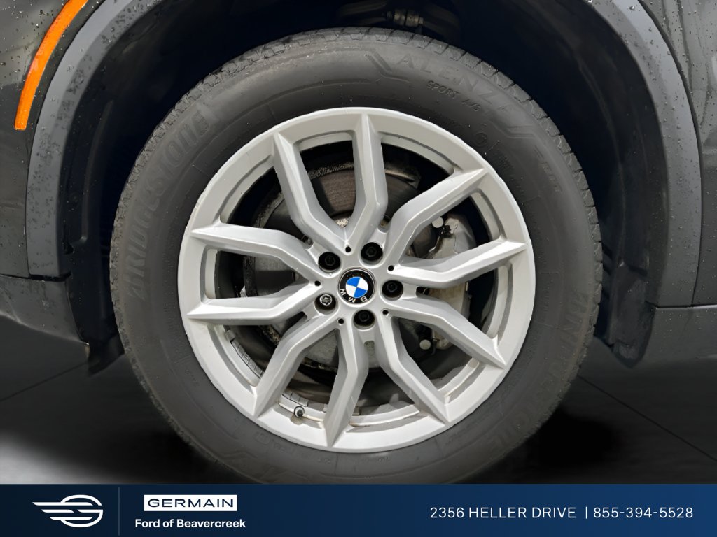 Used 2021 Black Sapphire Metallic BMW xDrive40i image 26