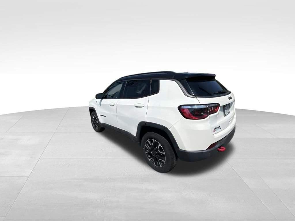 Used 2021 White Jeep Trailhawk image 11