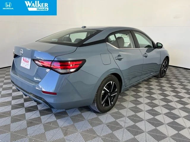 Used 2025 Gray Metallic Nissan SV image 6