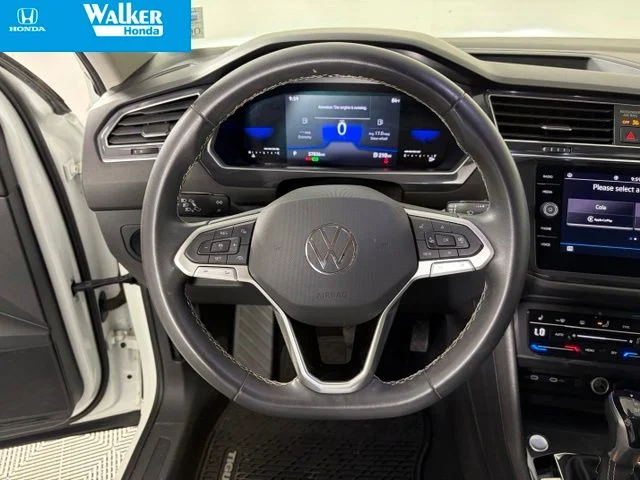 Used 2022 Black Volkswagen 2.0T SE image 28