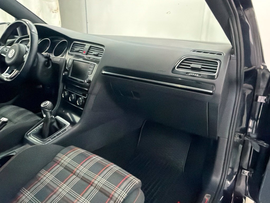 Used 2017 Black Volkswagen Sport image 27