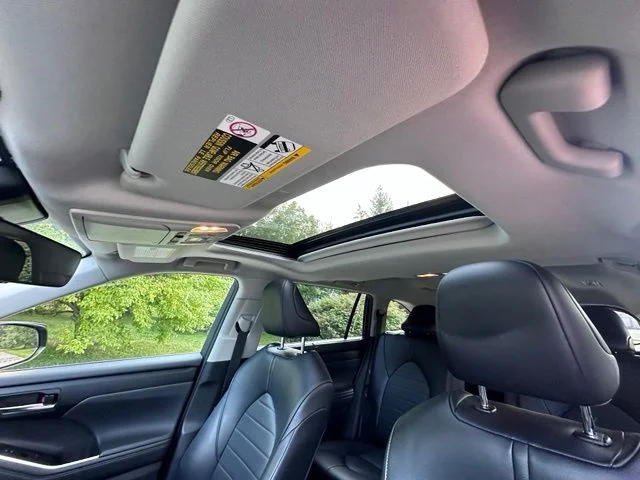Used 2022 Black Toyota XLE image 13