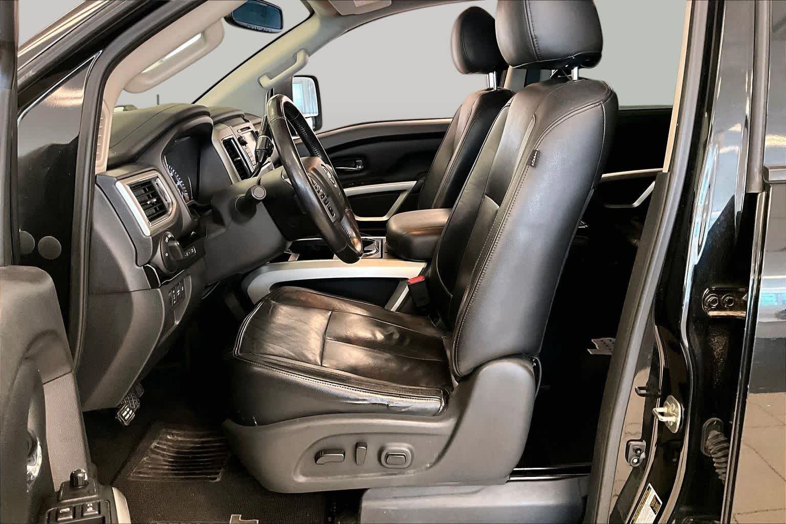 Used 2019 Magnetic Black Metallic Nissan SV image 7