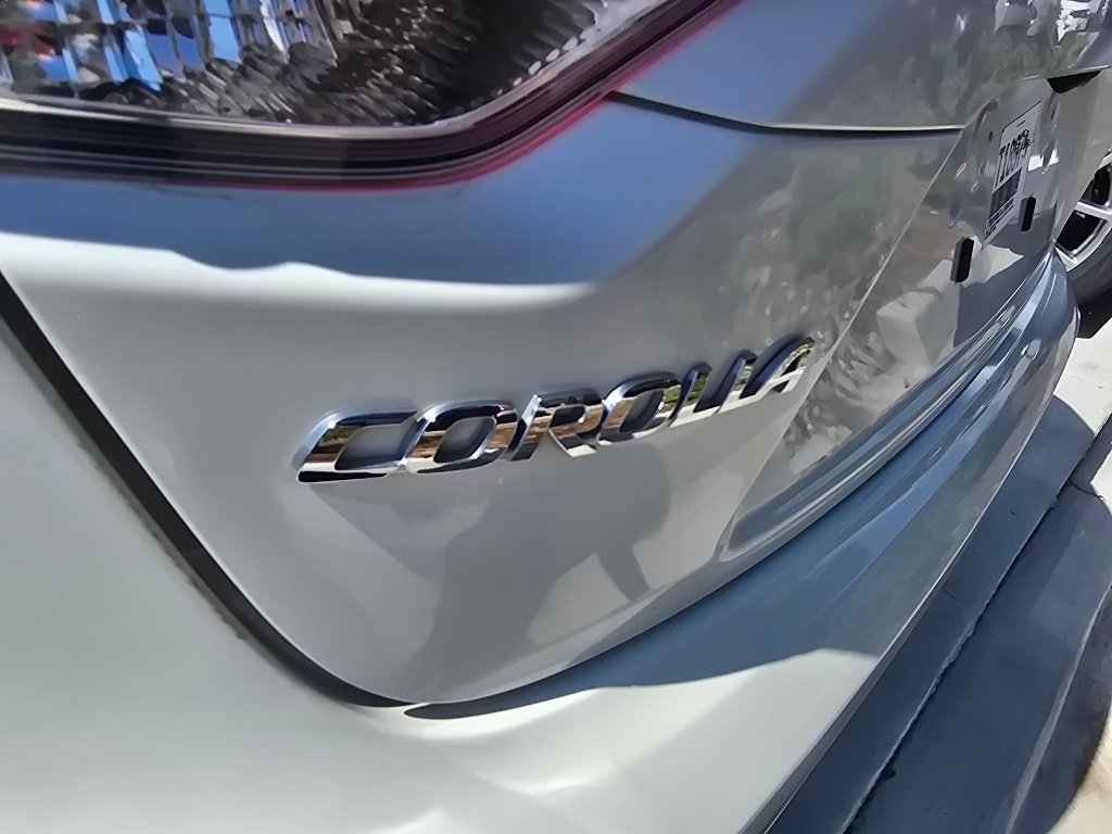 Used 2020 Blizzard Pearl Toyota LE image 10