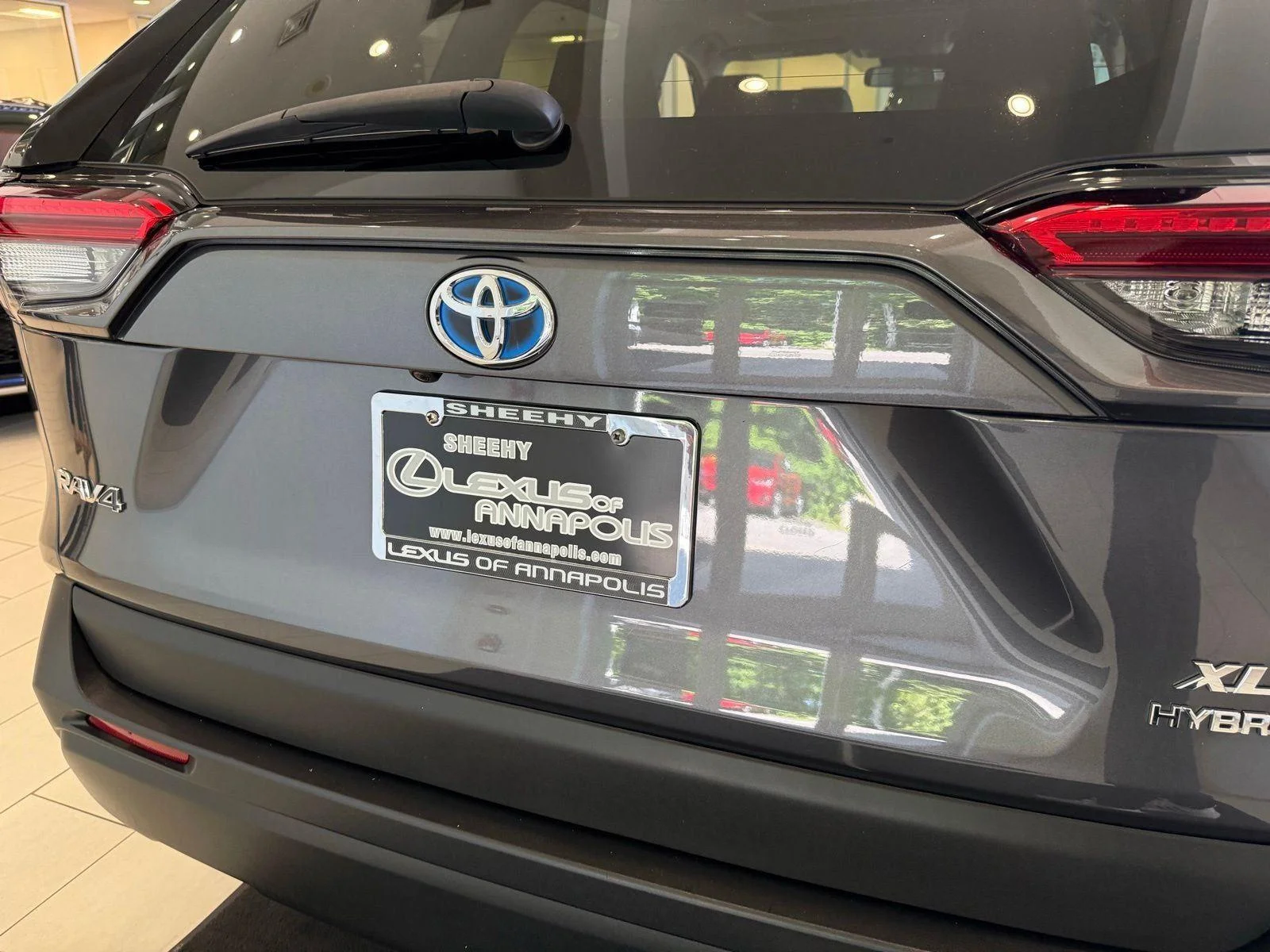 Used 2019 Magnetic Gray Metallic Toyota XLE image 29