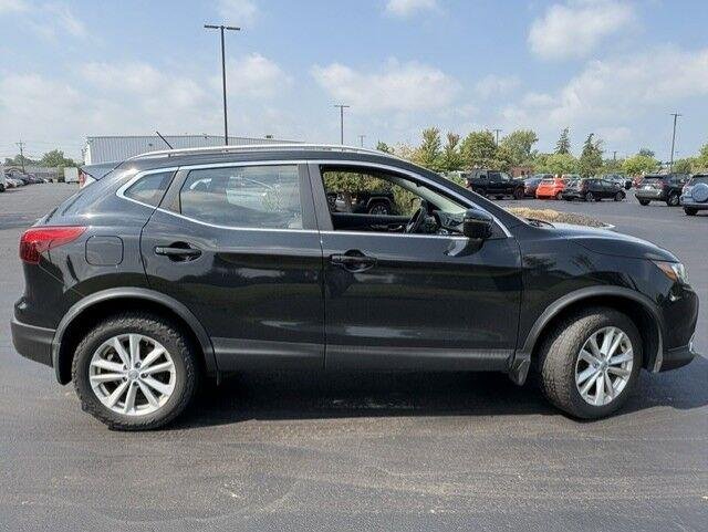 Used 2018 Magnetic Black Nissan SV image 16