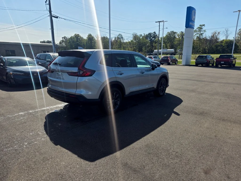 New 2027 Solar Silver Metallic Honda EX-L image 3