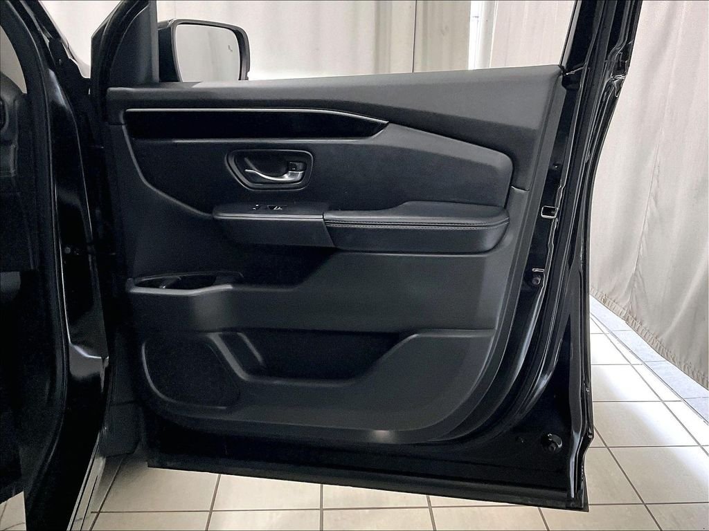 Used 2023 Crystal Black Pearl Honda Touring image 12