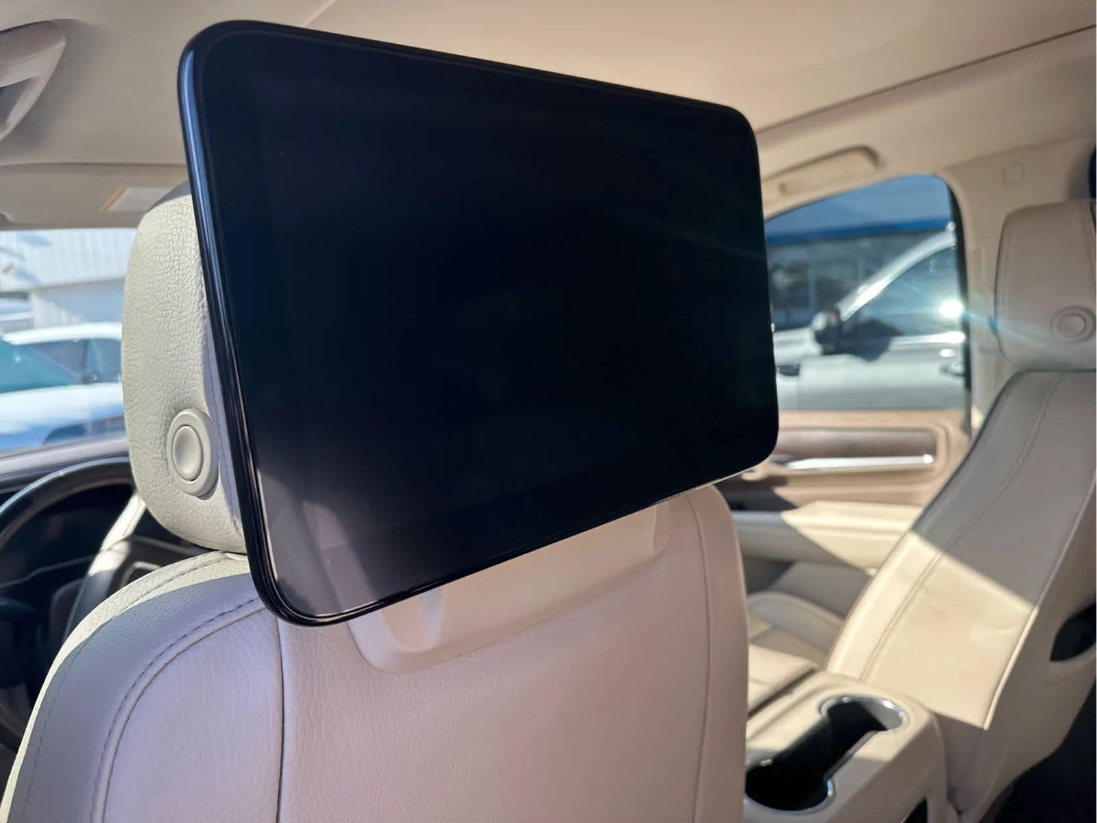 Used 2023 Onyx Black GMC Denali image 4