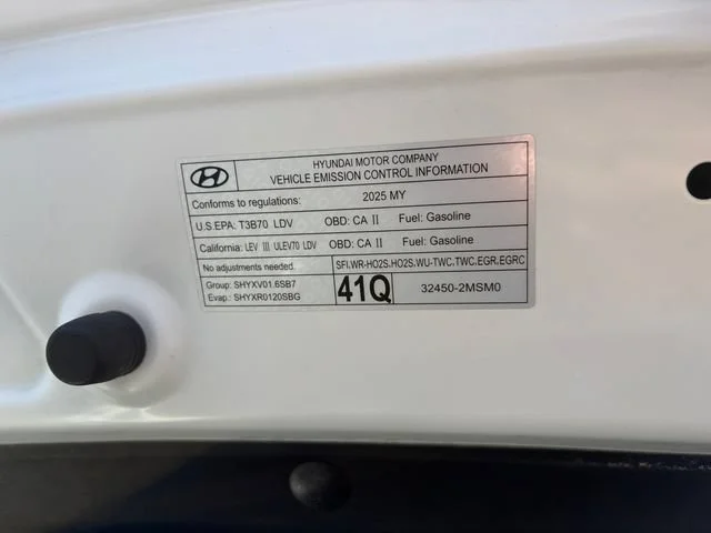Used 2025 Lunar White Hyundai SEL image 10