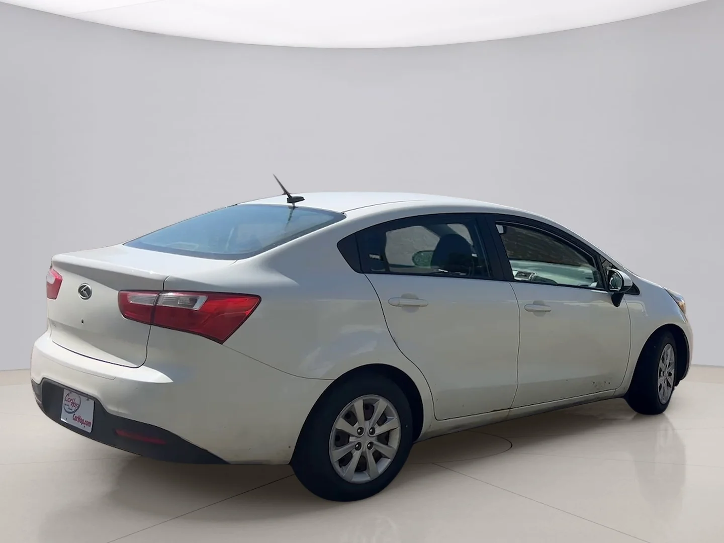 Used 2013 White Kia LX image 5