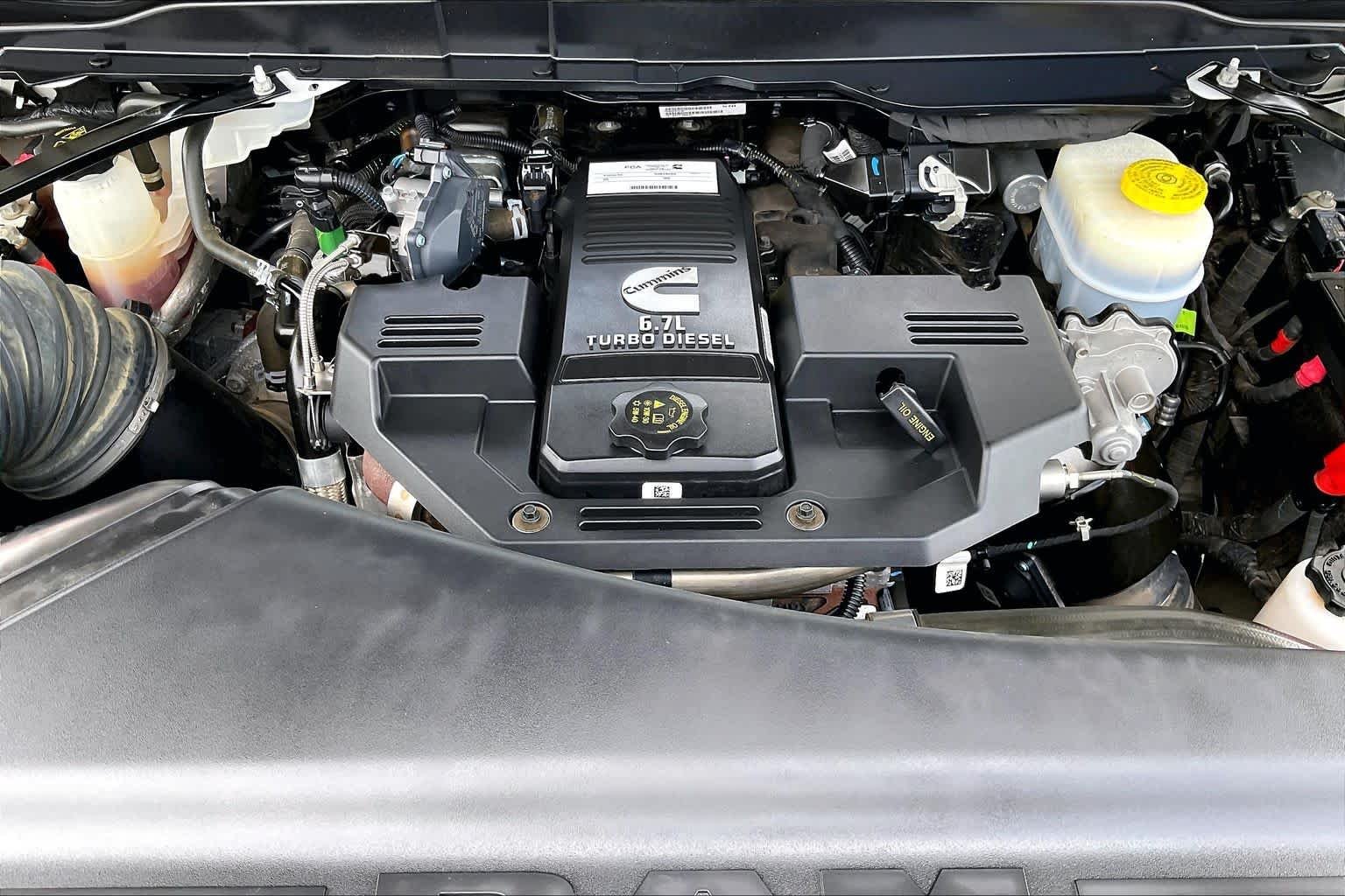 Used 2024 Pearl White Ram Laramie image 33