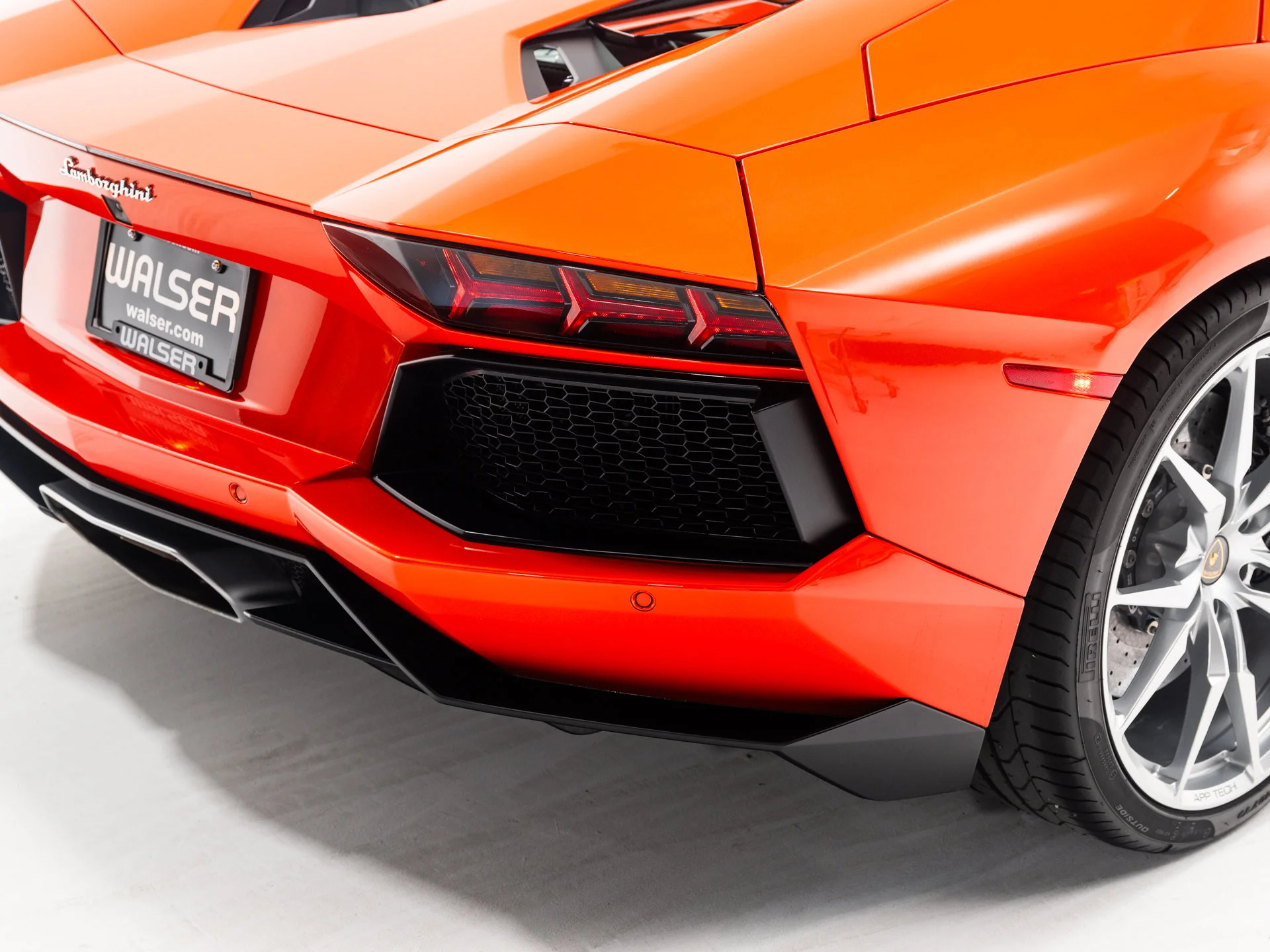 Used 2014 Arancio Argos Pearl Effect Lamborghini  image 27