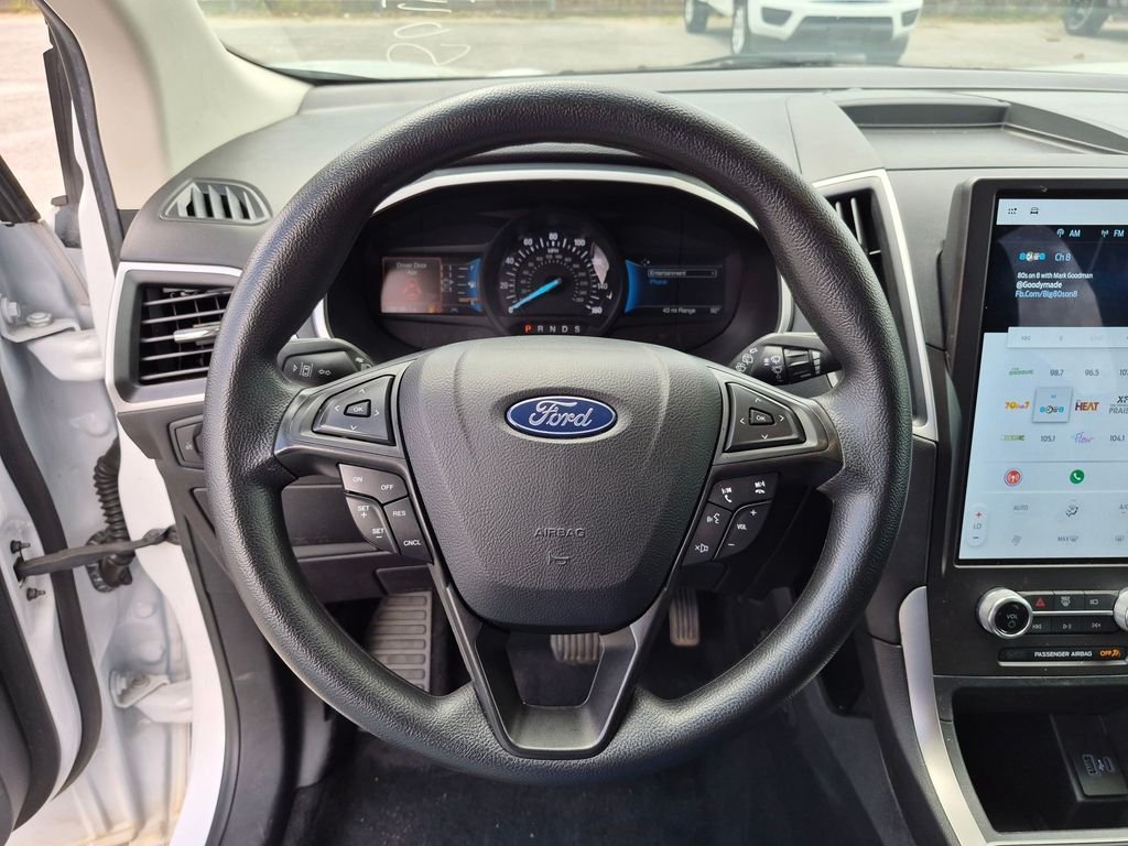 Used 2021 White Ford SE image 14