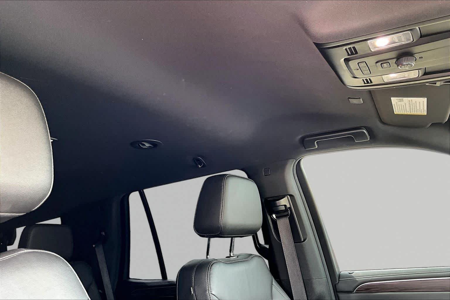 Used 2022 Summit White Chevrolet Z71 image 14