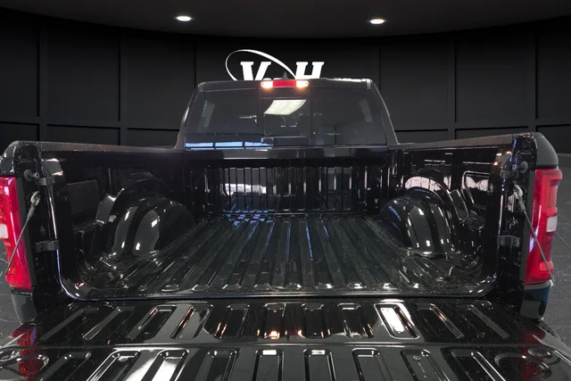 New 2026 Diamond Black Crystal Pearl-Coat Exterior Paint RAM Big Horn/Lone Star image 26