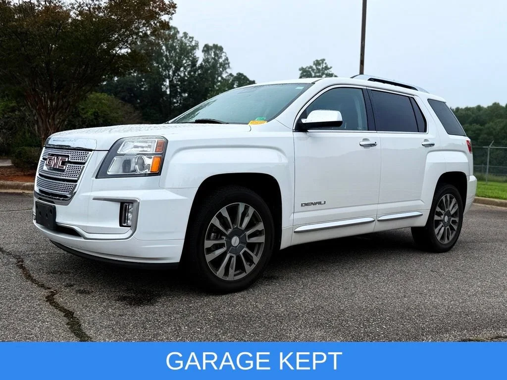 Used 2017 WHITE FROST TRICOAT GMC Denali image 6