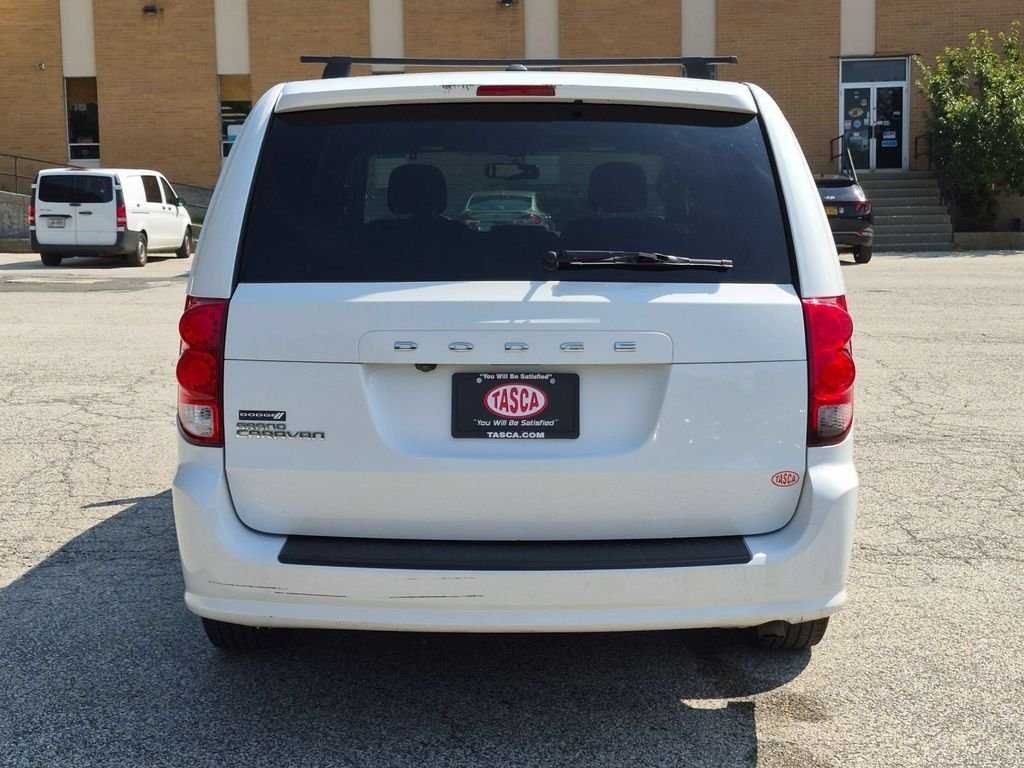 Used 2018 White Dodge SE Plus image 4
