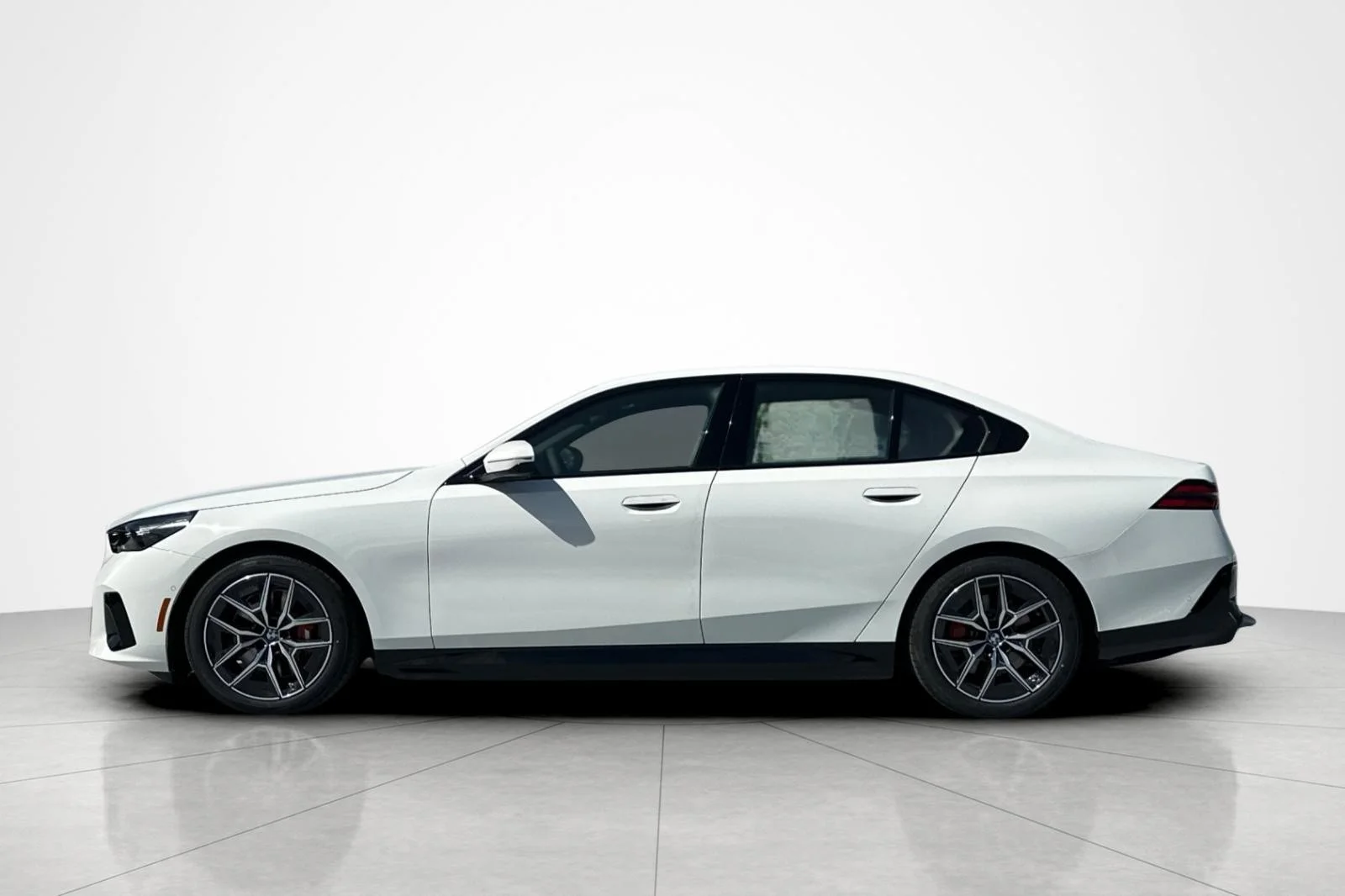 New 2026 Alpine White BMW eDrive40 image 2