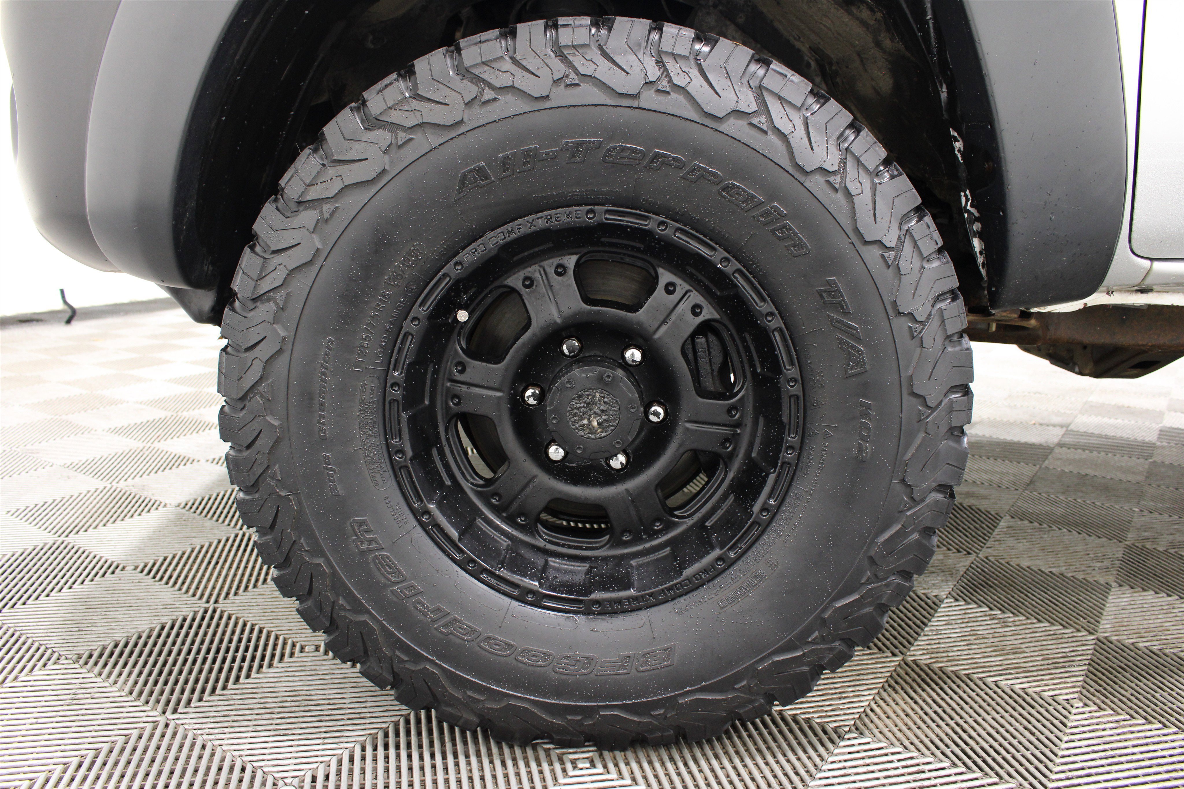 Used 2007  Toyota Base image 26